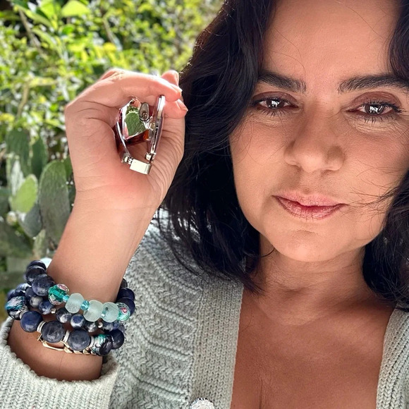 Sodalite and sesame jasper rustic brass chunky statement beaded bracelet - Picture 6 of 8